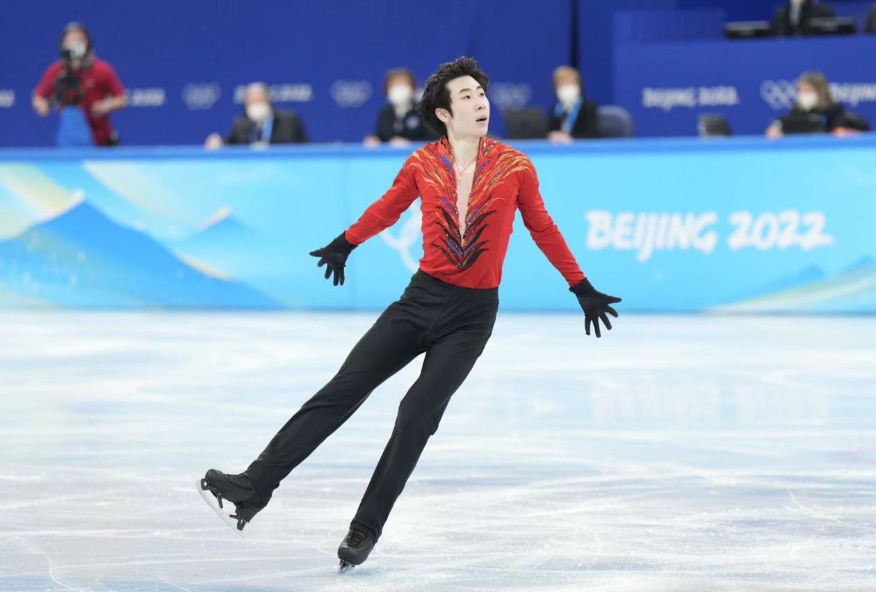 包含IG观众热烈欢呼！，莱万多夫斯基迎来十五赛季出色发挥上演精彩一战的词条