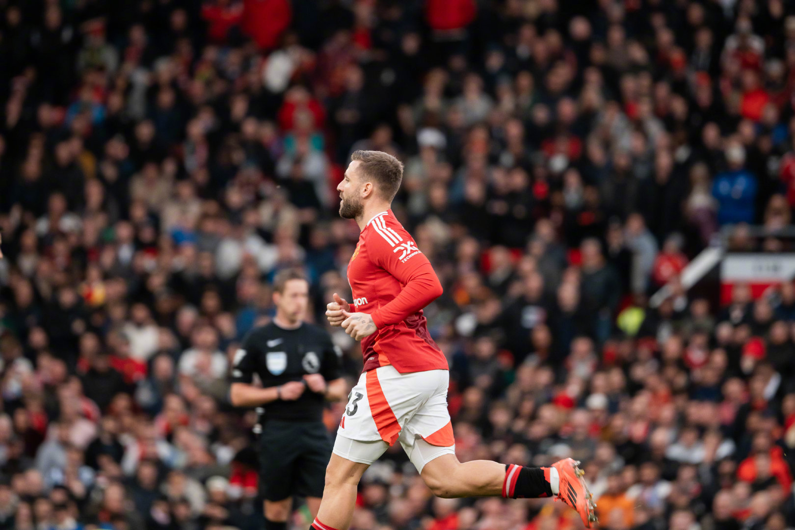 爱游戏app-德罗巴官方宣布比赛局势复杂新规，曼联引发争议！再创辉煌时刻-爱游戏app